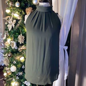 WHOWHATWEAR army green collared sleeveless slim flowy tank top neck buttons XS​